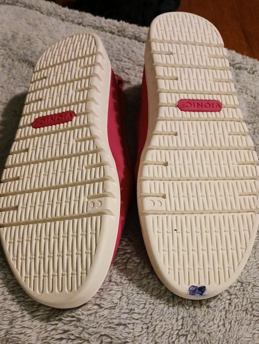 Women's Vionic Slip On Leather Shoes - Picture 8 of 8